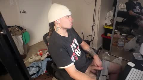 Snapshot of thebabydjac chatting on 11-19-25, 11:05 babydjac online show from 11-19-25, 11:05