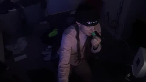 Snapshot of thebabydjac chatting on 12-16-25, 10:09 babydjac online show from 12-16-25, 10:09