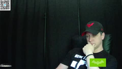 Snapshot of thebatandthecat10 chatting on 05-08-26, 03:28 ISABELLA or MATT online show from 05-08-26, 03:28