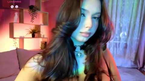 Snapshot of thebbylu chatting on 11-25-25, 01:55 Lucy online show from 11-25-25, 01:55