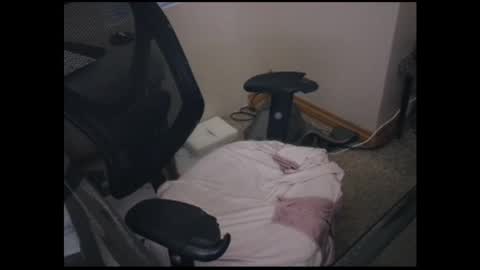 Snapshot of thebearking69 chatting on 12-16-25, 05:56 The Bear King online show from 12-16-25, 05:56