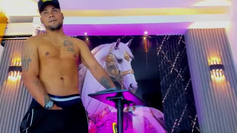 Snapshot of thebigdanni chatting on 01-08-26, 08:22 DEAN AND MARY online show from 01-08-26, 08:22