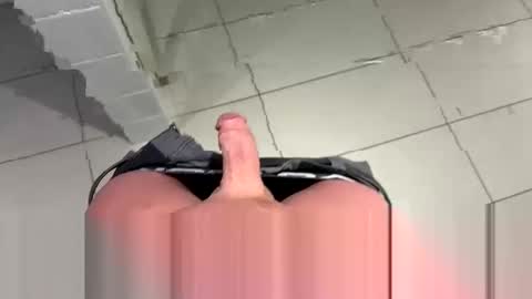 Snapshot of thebodythefeet chatting on 03-10-26, 01:27 thebodythefeet online show from 03-10-26, 01:27