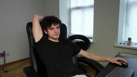Snapshot of thebrad_holloway chatting on 05-20-26, 04:35 Thebrad H online show from 05-20-26, 04:35