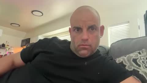 Snapshot of thebuzz777 chatting on 11-19-25, 06:08 theBuzz777 online show from 11-19-25, 06:08