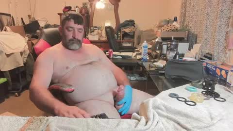 Snapshot of thecajunbator2 chatting on 05-13-26, 02:14 Cajunbator online show from 05-13-26, 02:14