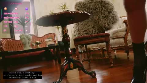 Snapshot of thecamwoman chatting on 05-08-26, 04:23 Joan online show from 05-08-26, 04:23