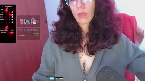 Snapshot of thecherry_paulette chatting on 02-21-25, 02:39 Paulette online show from 02-21-25, 02:39