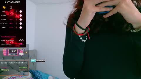 Snapshot of thecherry_paulette chatting on 10-27-25, 02:43 Paulette online show from 10-27-25, 02:43