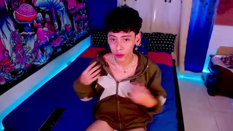 Snapshot of thedoll_ethan chatting on 05-20-26, 02:56 ethan online show from 05-20-26, 02:56