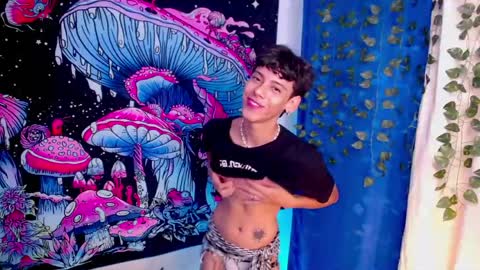 Snapshot of thedoll_ethan chatting on 06-04-26, 11:55 ethan online show from 06-04-26, 11:55