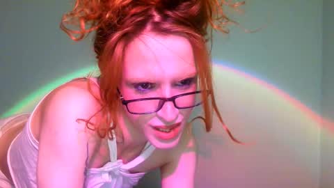 Snapshot of thedollxxxperience chatting on 02-18-25, 06:04 Yolanda online show from 02-18-25, 06:04