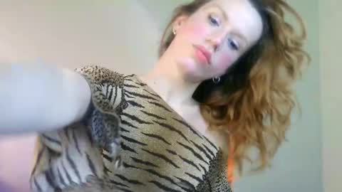 Snapshot of thedollxxxperience chatting on 03-06-25, 03:45 Yolanda online show from 03-06-25, 03:45