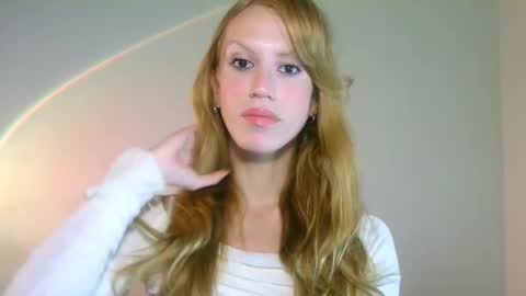 Snapshot of thedollxxxperience chatting on 09-23-25, 03:59 Yolanda online show from 09-23-25, 03:59
