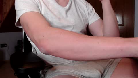 Snapshot of thedome372 chatting on 01-28-25, 08:26 thedome372 online show from 01-28-25, 08:26