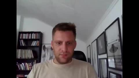 Snapshot of thedon2123 chatting on 09-25-25, 03:38 thedon2123 online show from 09-25-25, 03:38