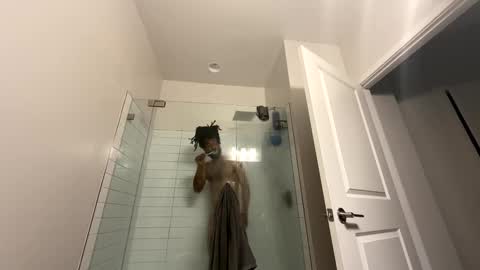 Snapshot of theekingcapo chatting on 12-15-24, 01:57 king capo thee online show from 12-15-24, 01:57