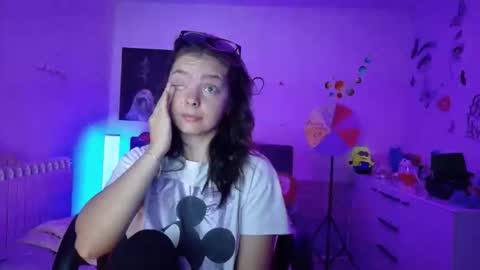 Snapshot of thefarmergirl chatting on 09-11-25, 03:39 TheFarmergirl online show from 09-11-25, 03:39