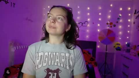 Snapshot of thefarmergirl chatting on 09-29-25, 03:44 TheFarmergirl online show from 09-29-25, 03:44