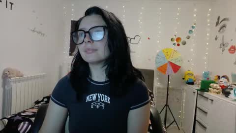 Snapshot of thefarmergirl chatting on 10-17-25, 04:15 TheFarmergirl online show from 10-17-25, 04:15