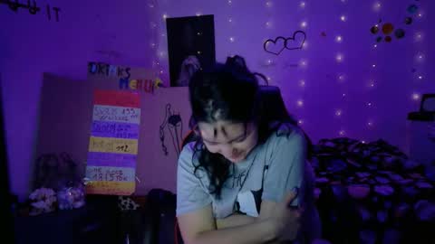 Snapshot of thefarmergirl chatting on 10-27-25, 06:12 TheFarmergirl online show from 10-27-25, 06:12