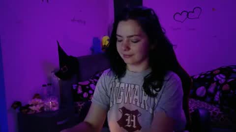 Snapshot of thefarmergirl chatting on 11-08-25, 04:45 TheFarmergirl online show from 11-08-25, 04:45