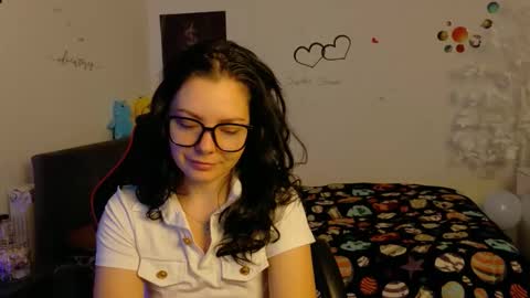 Snapshot of thefarmergirl chatting on 11-12-25, 04:46 TheFarmergirl online show from 11-12-25, 04:46