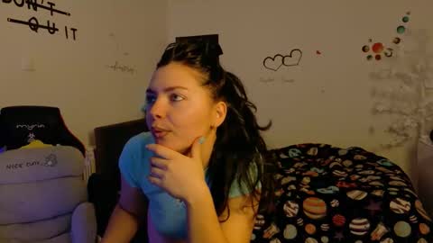 Snapshot of thefarmergirl chatting on 11-14-25, 05:39 TheFarmergirl online show from 11-14-25, 05:39