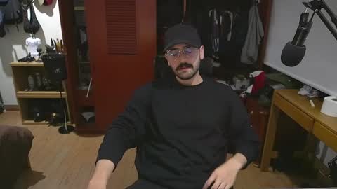 Wolf Independent model online show from 12-18-24, 03:37