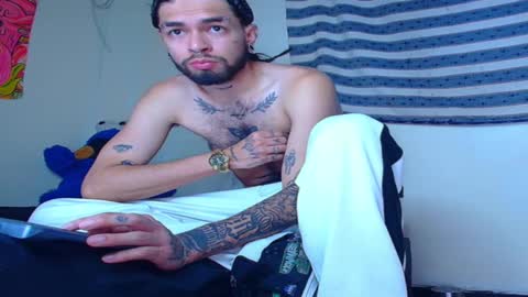 Snapshot of theferxxo_12 chatting on 02-23-25, 11:04 independent Model online show from 02-23-25, 11:04