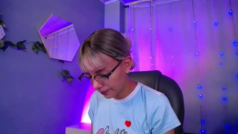 Peyton online show from 10-25-25, 03:36