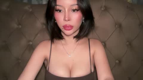 Elle  dont forget to folloW me and thumbs up online show from 05-19-26, 04:02