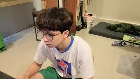 Green online show from 04-16-26, 08:15