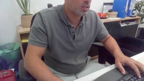 Snapshot of thehardcock2025 chatting on 12-01-25, 03:28 thehardcock2025 online show from 12-01-25, 03:28