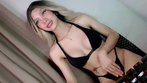 Snapshot of thehornygirl_laisa chatting on 10-09-25, 05:27 laisa online show from 10-09-25, 05:27