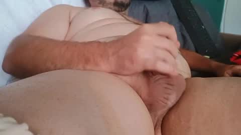 Snapshot of thehornyman916 chatting on 07-09-26, 04:44 thehornyman916 online show from 07-09-26, 04:44