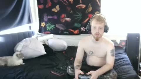 fuzzyfox online show from 09-20-25, 06:09