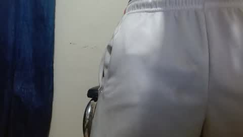 Snapshot of thehousedog chatting on 01-15-26, 11:08 thehousedog online show from 01-15-26, 11:08