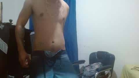 Snapshot of thehousedog chatting on 03-12-26, 12:00 thehousedog online show from 03-12-26, 12:00