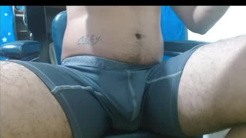 Snapshot of thehousedog chatting on 05-15-26, 03:46 thehousedog online show from 05-15-26, 03:46