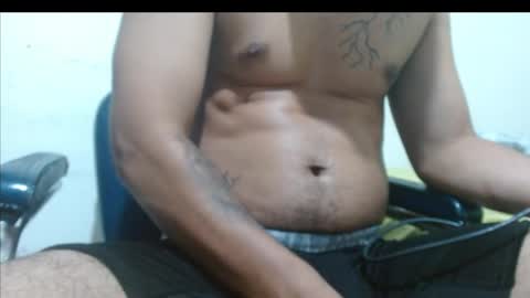 Snapshot of thehousedog chatting on 05-21-26, 02:07 thehousedog online show from 05-21-26, 02:07
