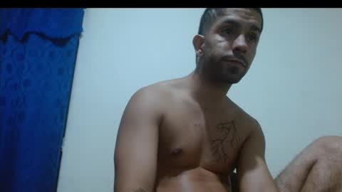 Snapshot of thehousedog chatting on 06-05-26, 02:51 thehousedog online show from 06-05-26, 02:51