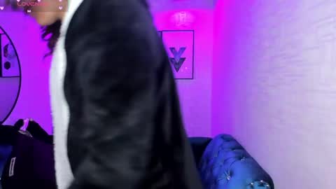 Snapshot of theia_moon_ chatting on 11-12-25, 01:00 Theia online show from 11-12-25, 01:00