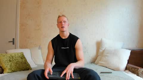 Snapshot of thejacob_d chatting on 04-30-26, 09:15 thejacob_d online show from 04-30-26, 09:15
