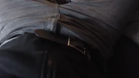 Snapshot of thejerk1974 chatting on 12-17-25, 10:38 Liam online show from 12-17-25, 10:38