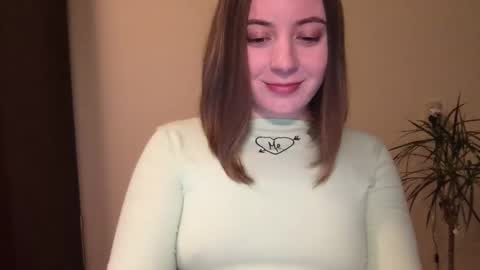 Snapshot of thelexy chatting on 01-04-25, 11:38 Alexa online show from 01-04-25, 11:38