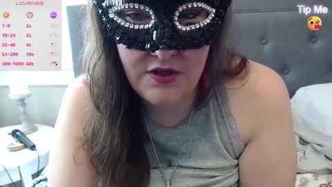 Snapshot of thelipsdown chatting on 05-27-26, 01:19 Lacey online show from 05-27-26, 01:19