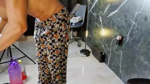 Snapshot of thelitoshowofficial chatting on 02-11-26, 08:30 thelitoshowofficial online show from 02-11-26, 08:30