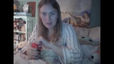 Snapshot of thelittlebambii chatting on 12-17-25, 01:55 Little Bambii online show from 12-17-25, 01:55