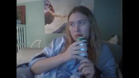 Snapshot of thelittlebambii chatting on 12-19-25, 01:34 Little Bambii online show from 12-19-25, 01:34